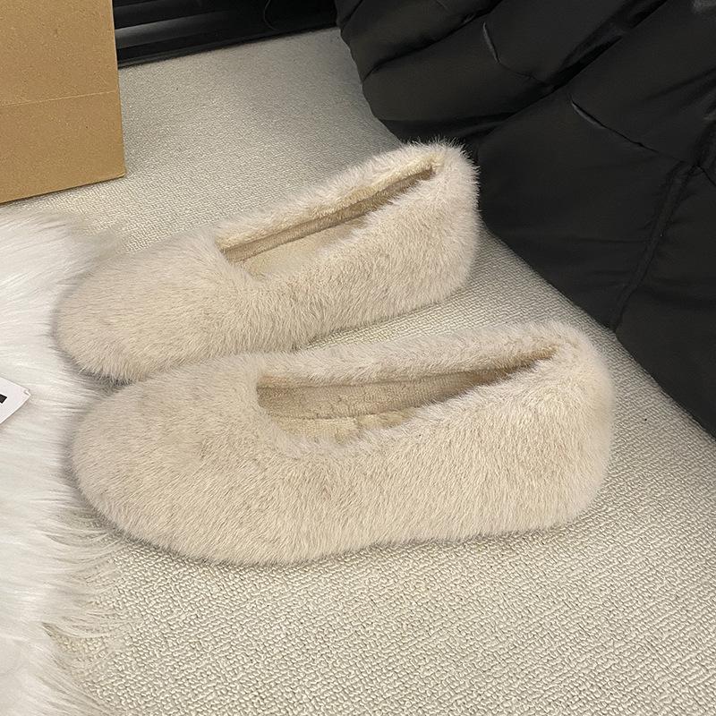 

2025 autumn new Mao Mao shoes women s outer wear commuting height increase versatile thermal cotton shoes lazy Doudou shoes single shoes 35