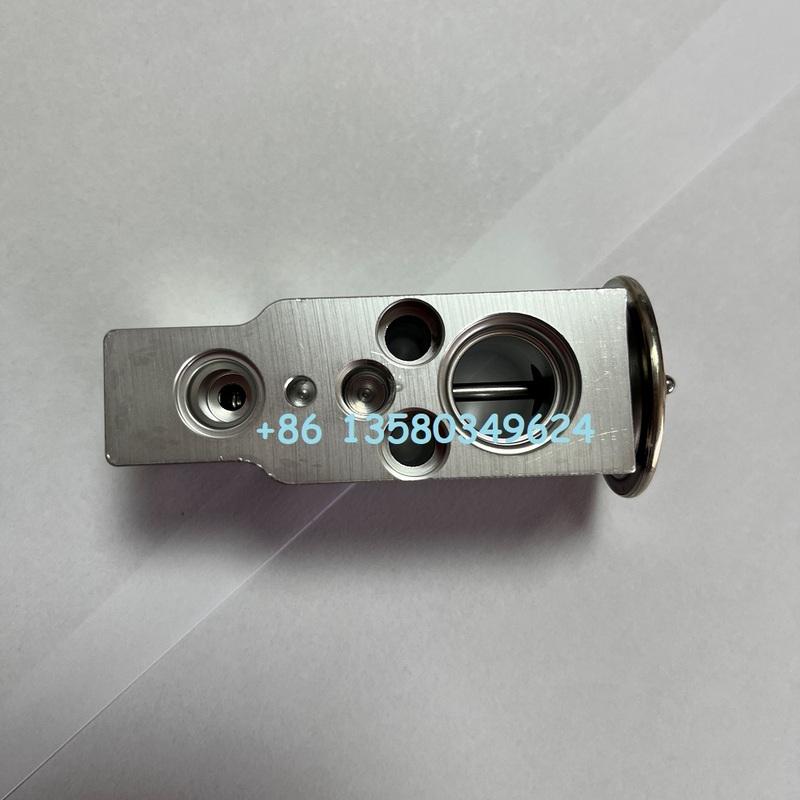 11Q6-90551 Excavator Parts R220LC-9S R215-9S Excavator Expansion Valve 11Q690551