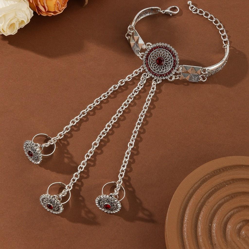 Vintage Geometric Hand Jewelry With Rhinestone Embellishments For Women