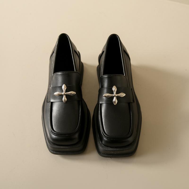 

Британский стиль японские милые маленькие кожаные туфли женские 2025 весна и осень новый дизайн чувство тренд универсальные одинарные туфли инс взрыв 39 матовый черный