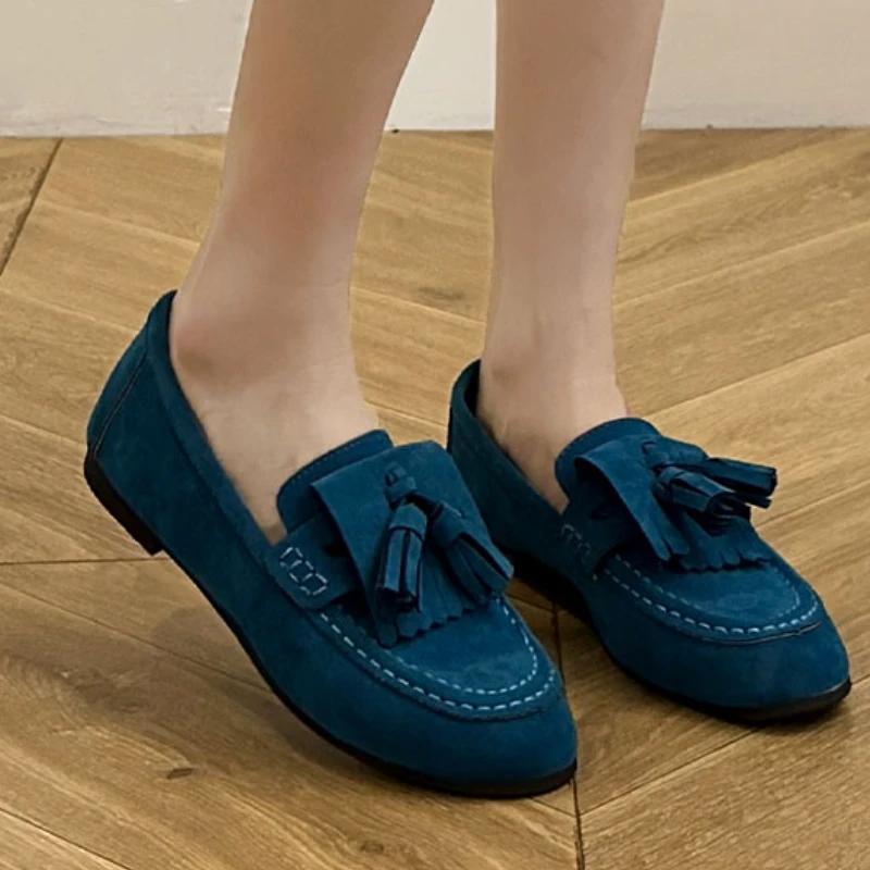 Модные классические и универсальные женские туфли на плоской подошве 2024 года — фото 6