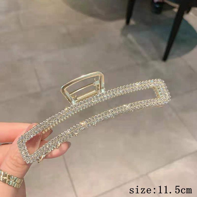 Shark Clip 2022: Fashionable Butterfly Hair Claw, Elegant Large Floral Design for Ponytail and Back of Head Styling