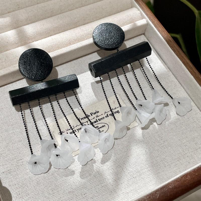 Vintage Black Series Stud Earrings 925 Silver Needle Minimalist High-End Personality Accessories for Women
