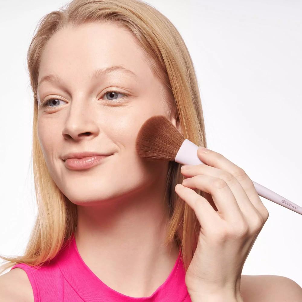 Essence Pinceau Poudre - 
