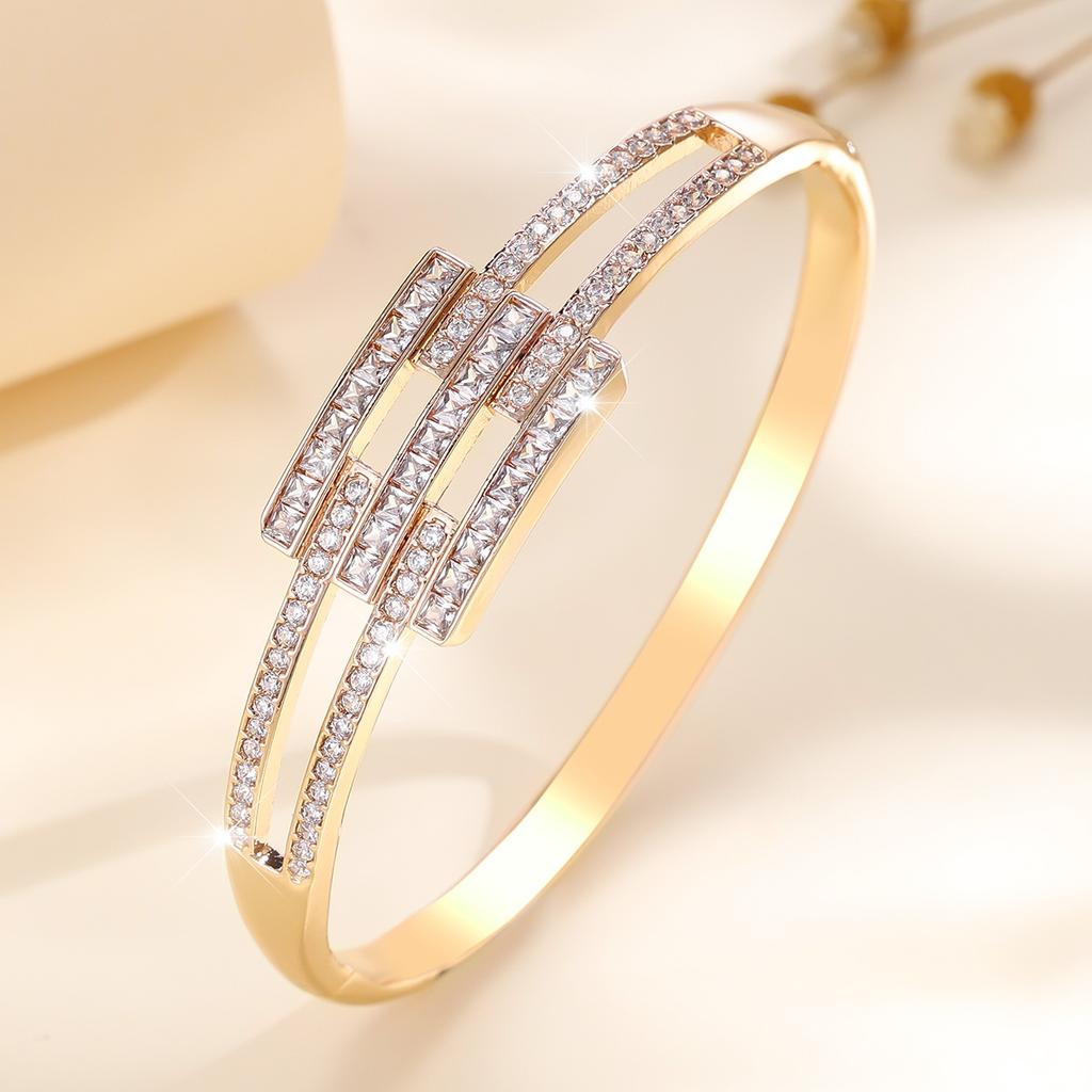 Fashionable and Simple Zirconia-set Women’s High-end Luxury Bracelet