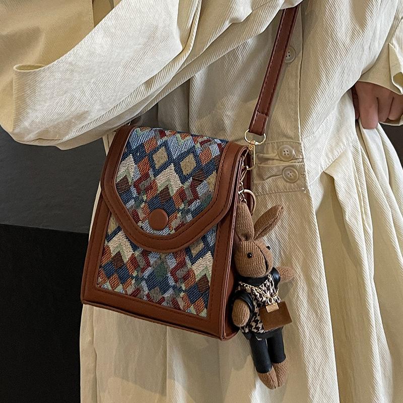 Popular Bags with High Texture and Fashionable Vertical Crossbody Bags for Women Ins Niche Shoulder Mobile Phone Bag Plaid Bag for Women