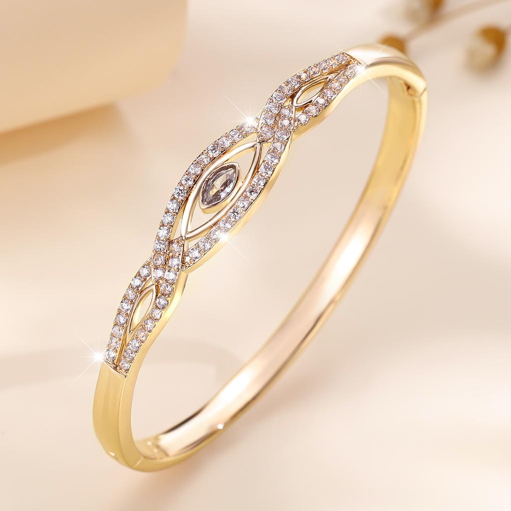 High-end, Elegant and Versatile Cross Oval Micro-stone Women's Bracelet