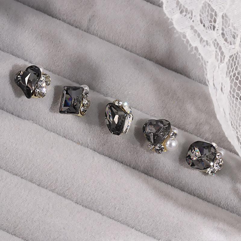 3ks transparentní černé diamantové šperky na nehty Love Square Šumivé vrtačky na nehty Perlové doplňky na nehty