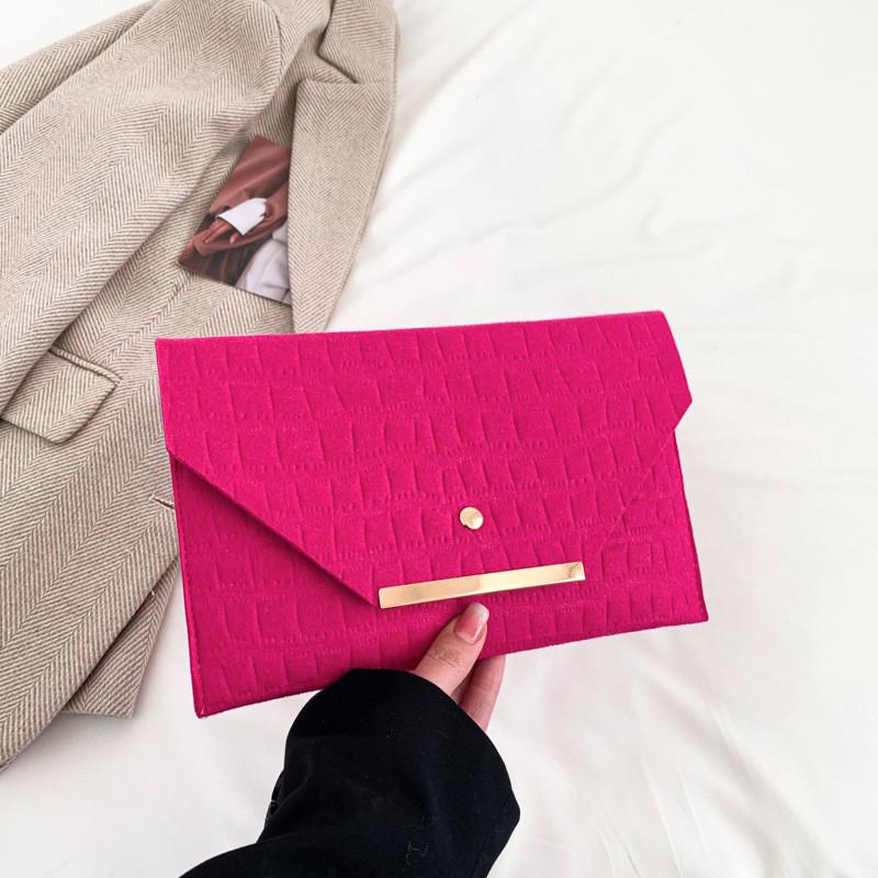 

Modern Vintage Style Women s Clutch Bag With Magnetic Closure For Daily Use фуксія