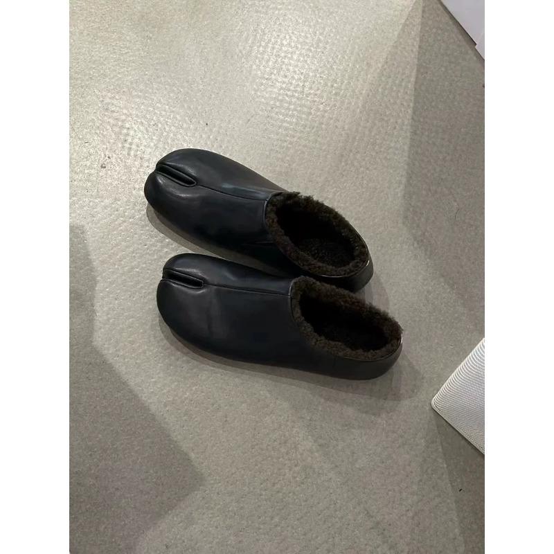 Cowhide Version~ Retro Niche Flat Shoes, One-pedal Pig's Trotters Split-toe Shoes, Women's Autumn and Winter Velvet Single Shoes, Small Leather Shoes