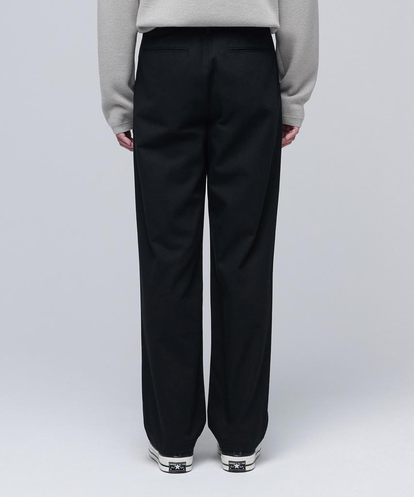 MUSINSA STANDARD One-Tuck Regular Fit Chino Pants [Black]