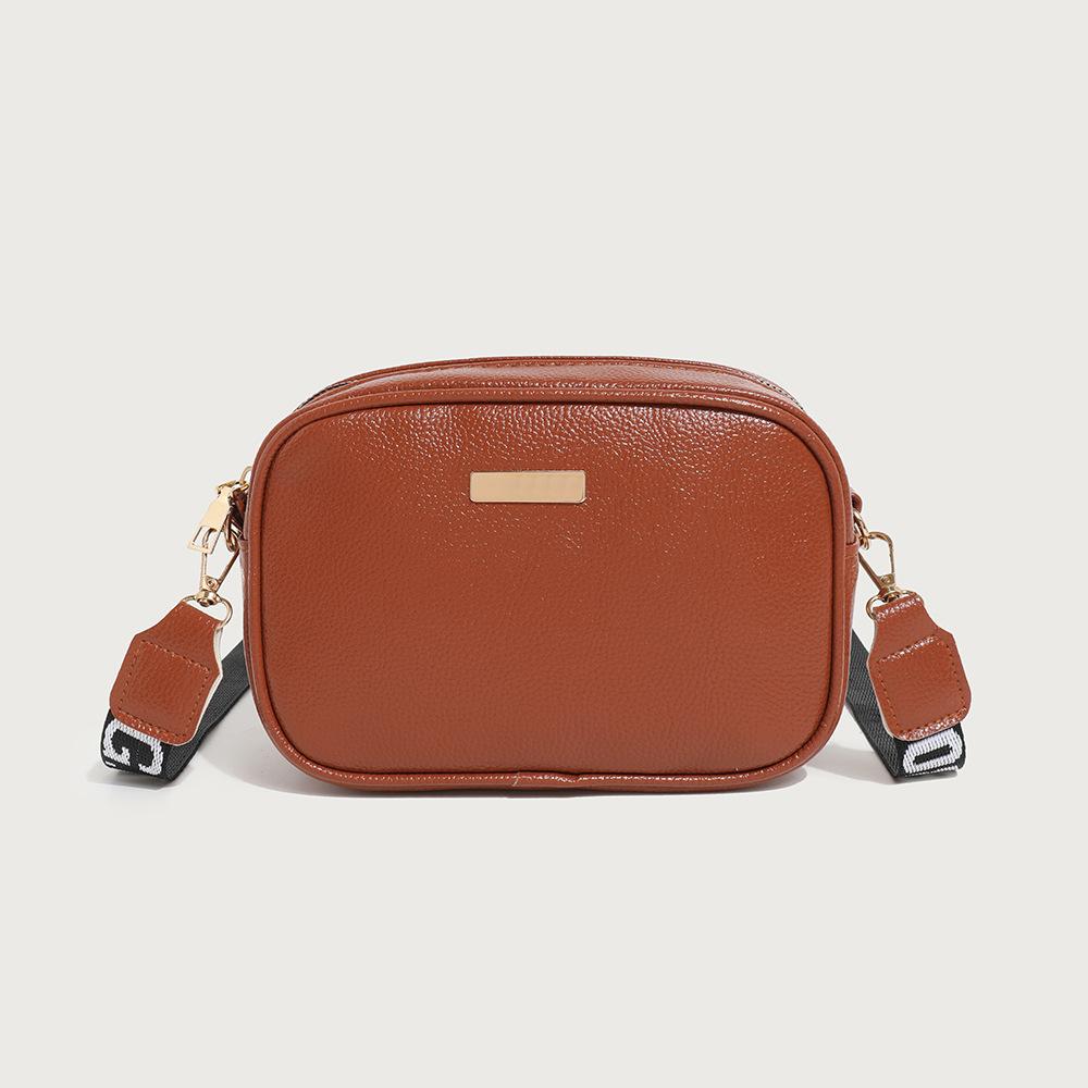 Women's bag, new broadband small square bag, fashionable and simple shoulder messenger bag, one piece.