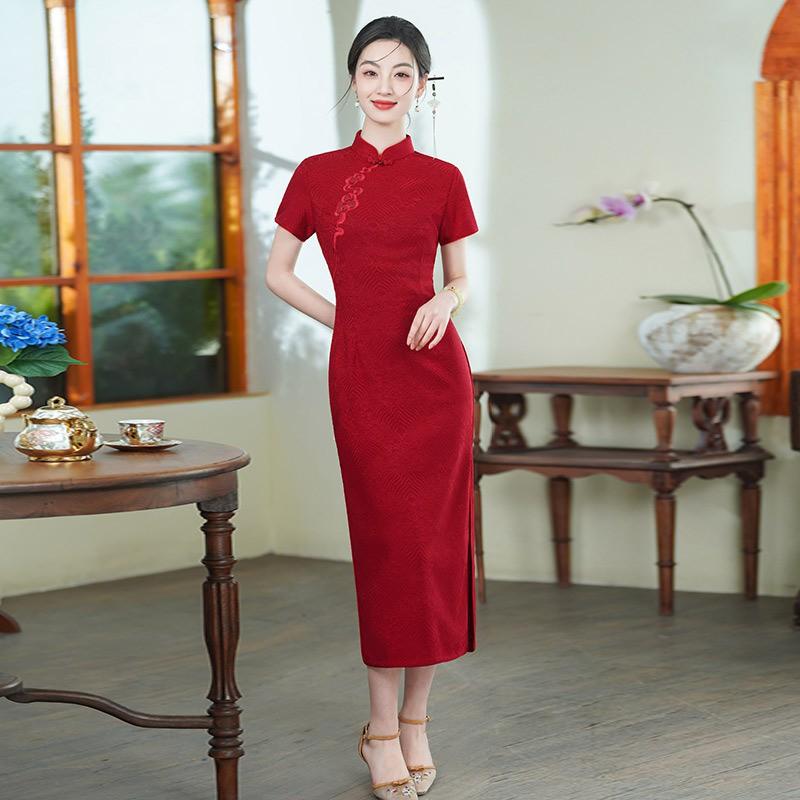 Red Embroidered Chinese-Inspired Long Cheongsam Dress Women Vintage Modern Fit Short Sleeve 2025 Medium