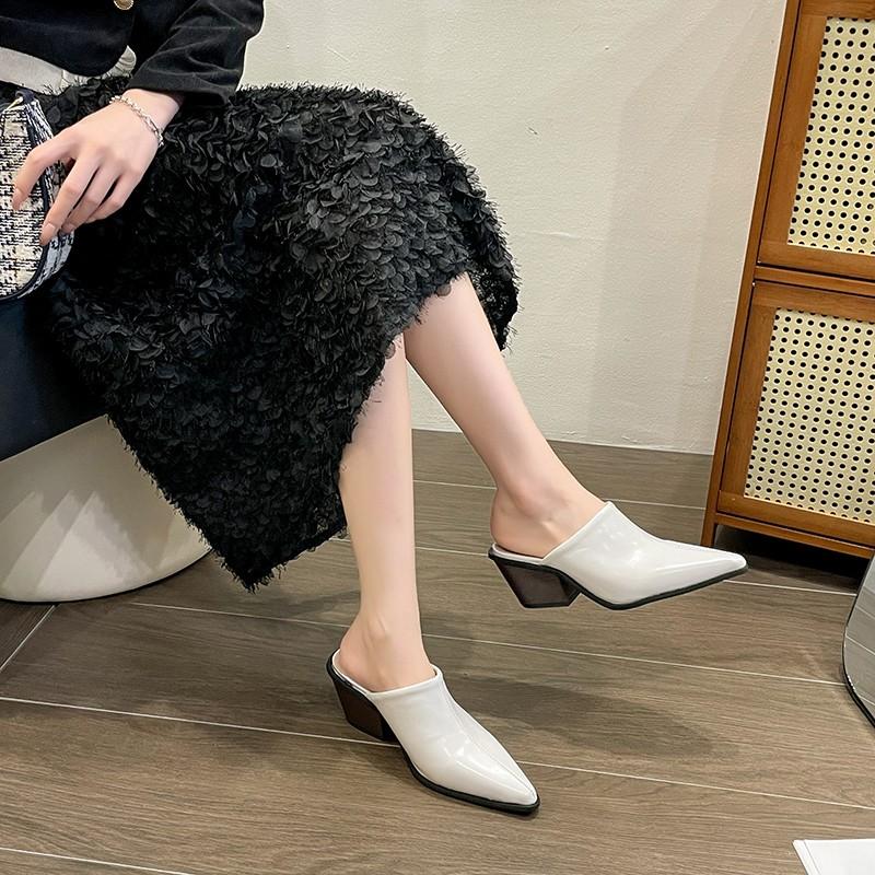 Shoes Woman's Slippers Loafers Luxury Slides Female Mule Cover Toe Square Heel On A Wedge Heeled Mules Low 2024 Designer Block
