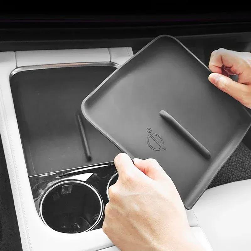 For XPeng P7 P7i 2024 Car Center Control Wireless Charging Silicone Panel Silicone Anti-slip Mat Interior Accessories