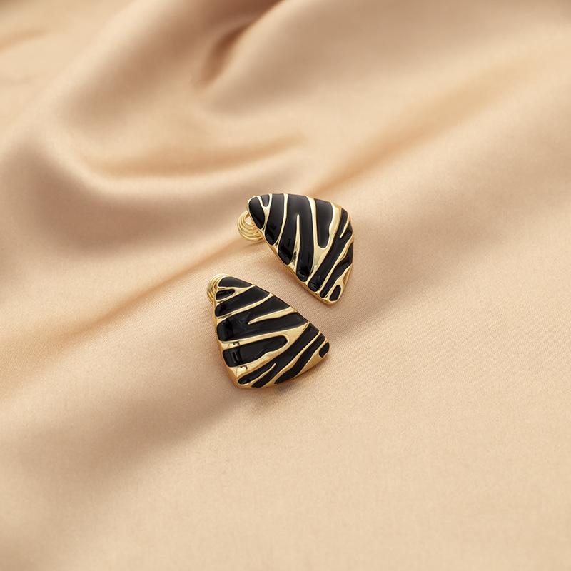 

Модные металлические геометрические серьги с эмалью, простые клипсы-москиты