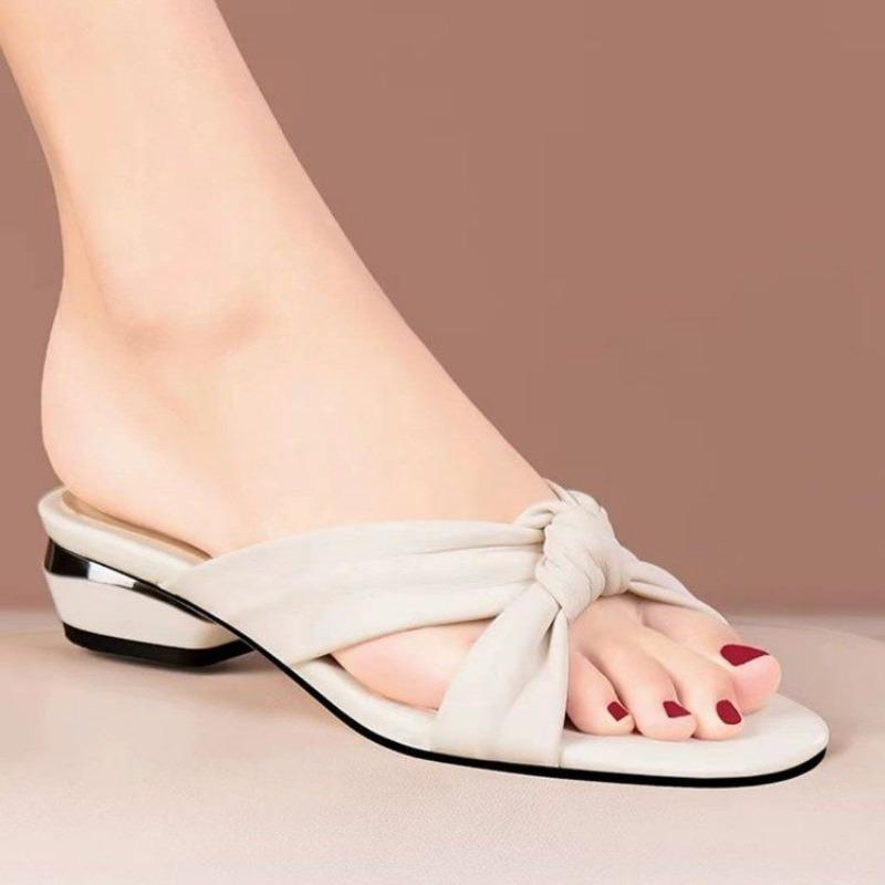 Chunky-heeled One-shoulder Shoes Are Versatile Low-heeled Flip-flops for Women
