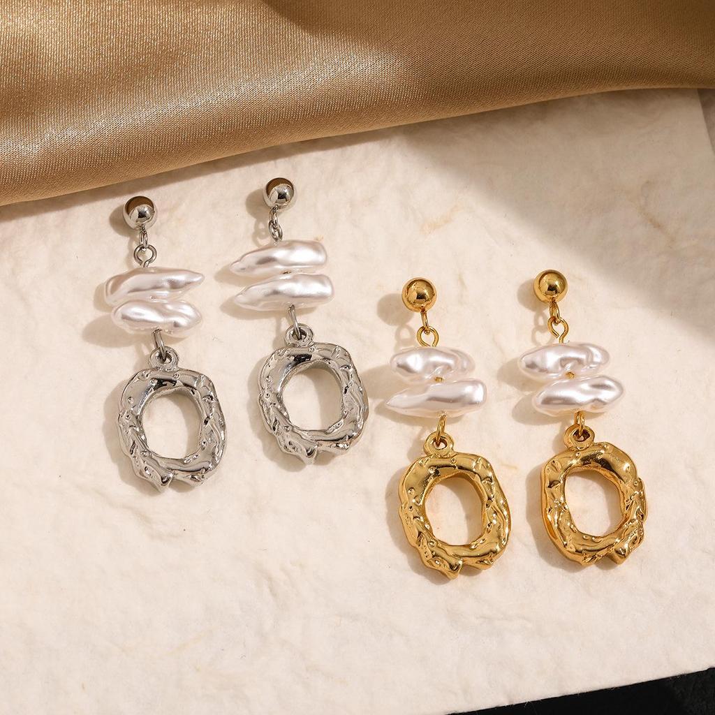 Baroque Geometric Freshwater Pearl Dangle Earrings - Elegant, Simple, Customizable Vacation Style Ear Cuff for Women.