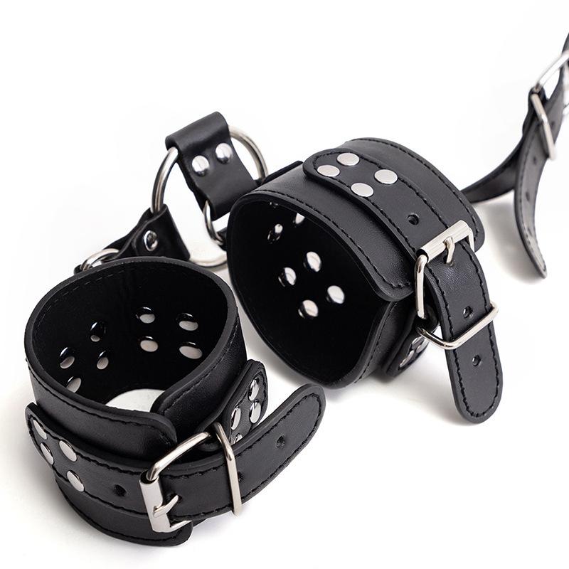 Explosions sm props pu anti-back handcuff collar connected to set-up alternative adult products.
