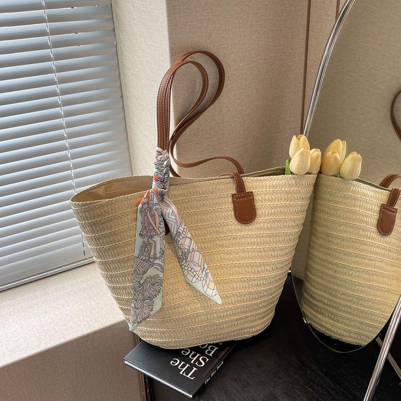 Straw Bag Women's New Holiday Beach Straw Bag Woven Large-capacity Bucket Bag Tote Bag
