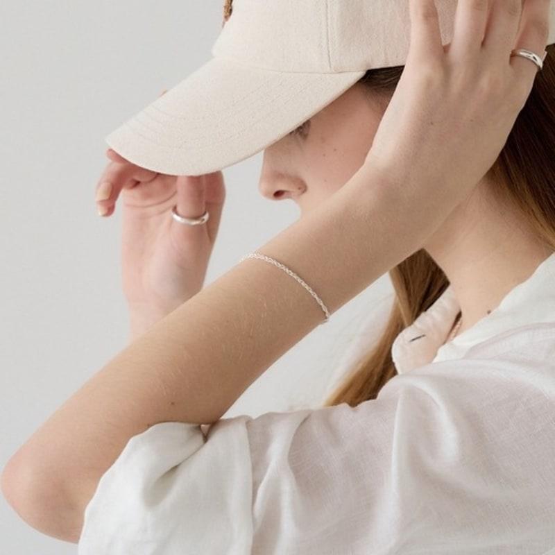 aphrose glimmer essential chain bracelet