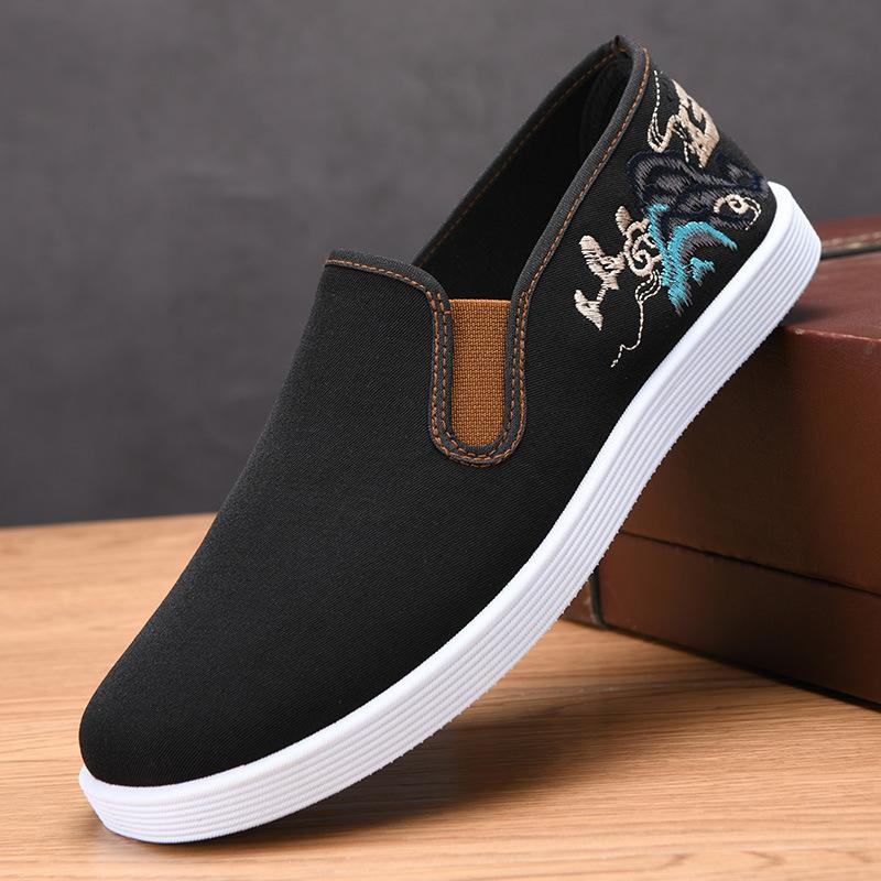 Autumn New Men's Shoes Comfortable Breathable Embroidered Casual Shoes Fashionable Versatile One-pedal Flat-soled Old Beijing Cloth Shoes