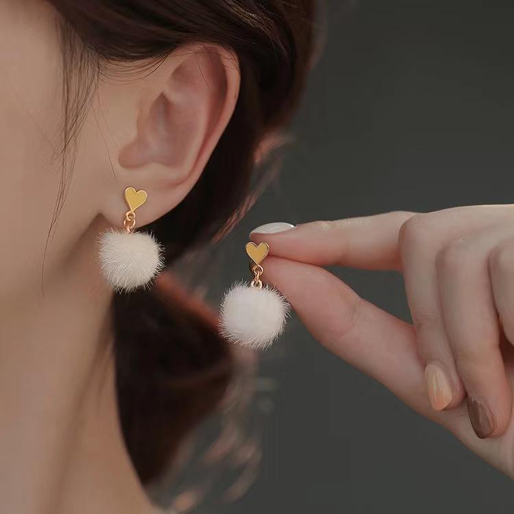 2023 Trend Cute Pompon Heart Stud Earrings - Autumn/Winter Plush Christmas Jewelry for Women