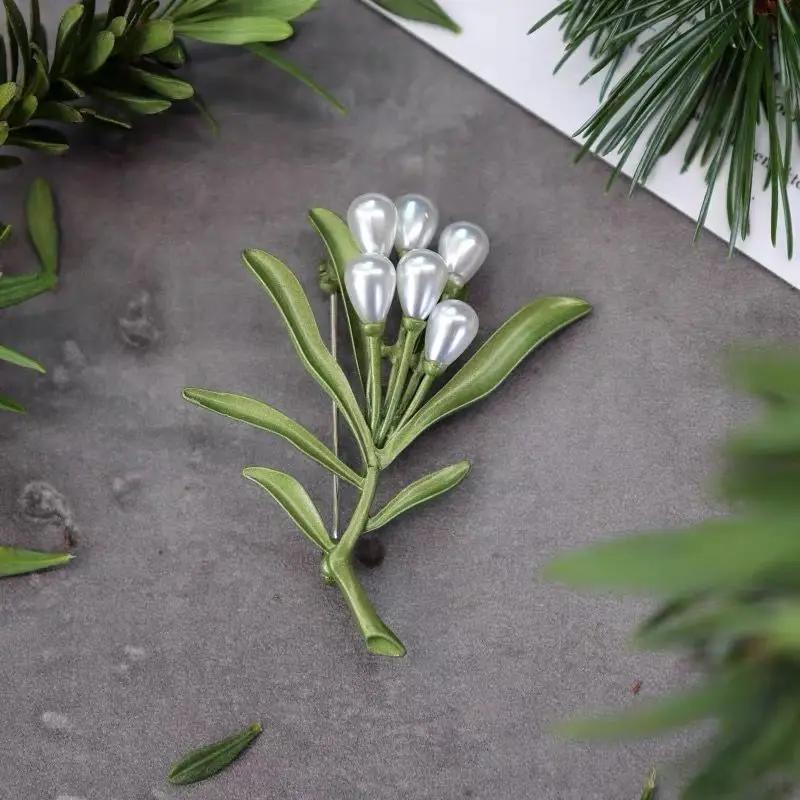Vintage Plant Leaf Brooches For Women Retro Green Leaves Pearl Ginkgo Brooch Pin Corsage Classic Party Jewelry Accessories