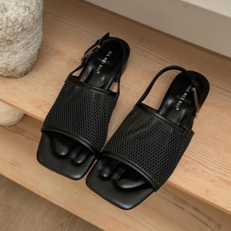 

Fashion Comfortable Breathable Mesh Flat Sandals Women Fashion Square Toe Back Strap Buckle Brand Designer Shoe Summer Beach Casual Shoe 35
