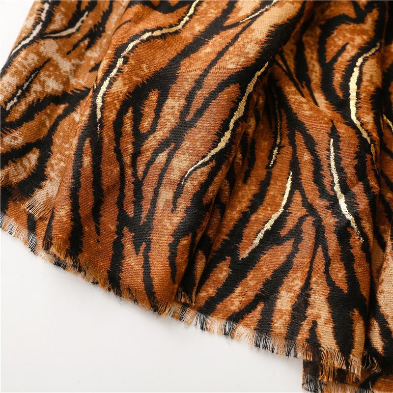 Autumn New Fashion Khaki Lurex Glitter Leopard Fringe Viscose Shawl Scarf High Quality Wrap Pashmina Stole Bufandas Muslim Hijab