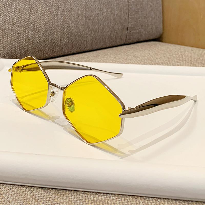 

Modern Fashion Polygon Sunglasses For Women With Uv400 Protection For Summer Outdoor Activities GoldFrameYellow