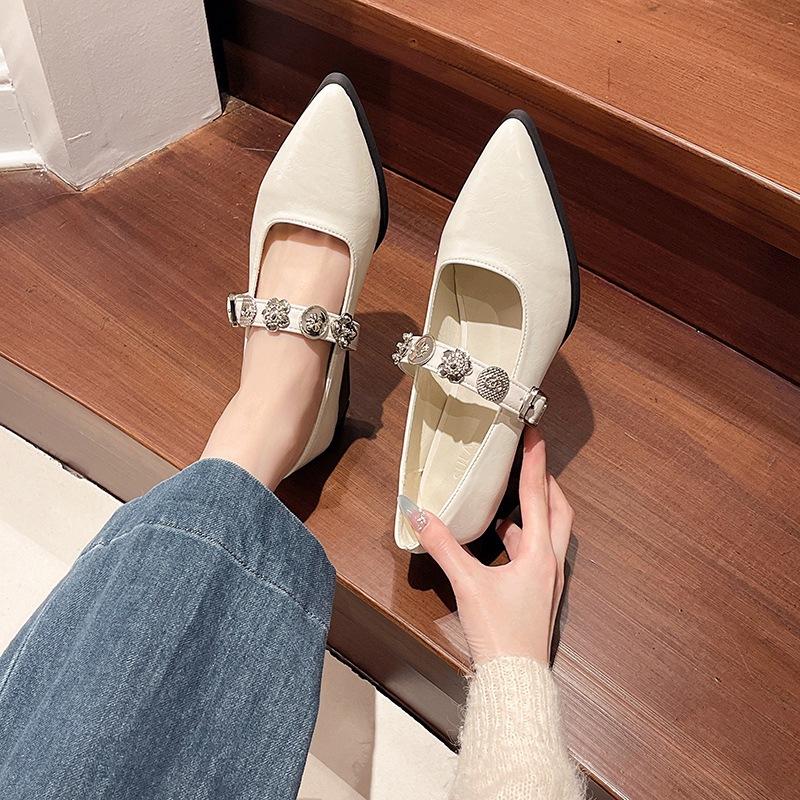 French Pointed Mary Jane Women's Shoes 2025 New Models with Skirts, Light Mouth One-word Metal Buckle Commuter Temperament Single Shoes
