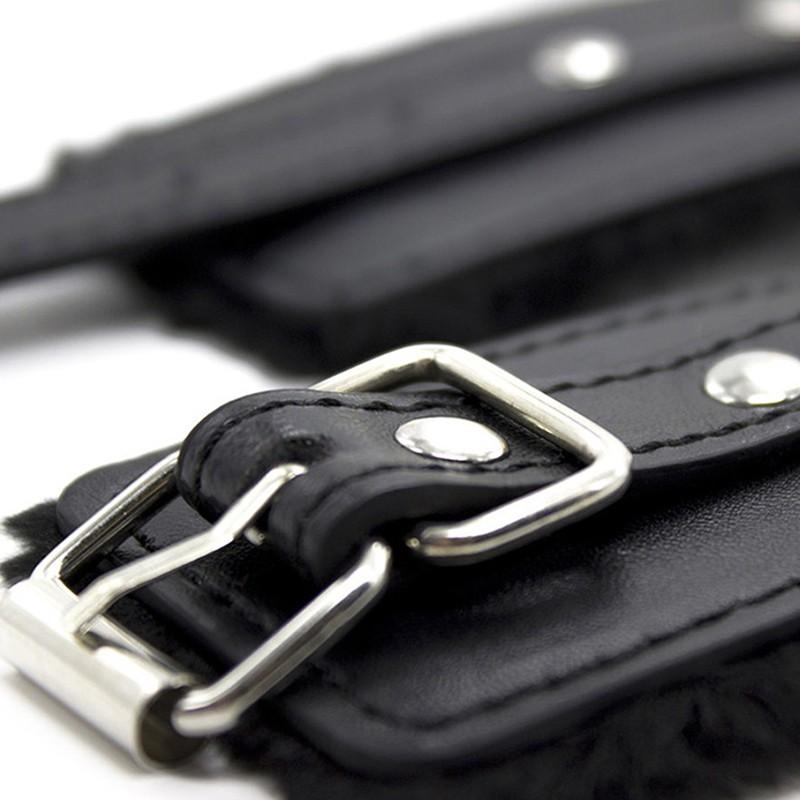 Sexy verstellbares PU-Leder, Plüsch-Handschellen/Fesseln, Bondage-Sexspielzeug, Sex-Liebes-Bondage