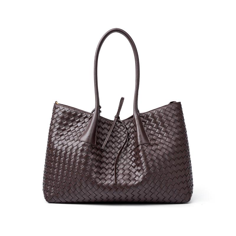 Portable Handmade Cowhide Woven Bag Niche Versatile Style Underarm Casual Fashion Large Capacity Shoulder Tote Bag