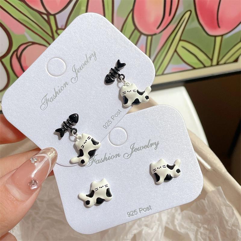Lovely Cat Pumpkin Stud Earrings for Women Fashion Dangle Piercing Zircon Star Bowknot Fish Bone Statement Party Ear Drop Gifts