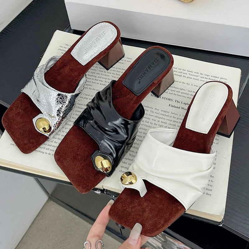Fashion Fashion Metal Decoration Design High Heel Slippers Women High Quality Faux Suede Slide Sandals Comfort Clip Toe Brand Flip Flops
