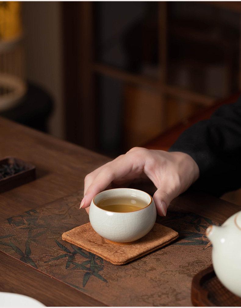 Handmade Ru Kiln Sky Blue Crackle-Glazed Ceramic Teacup for Gongfu Tea