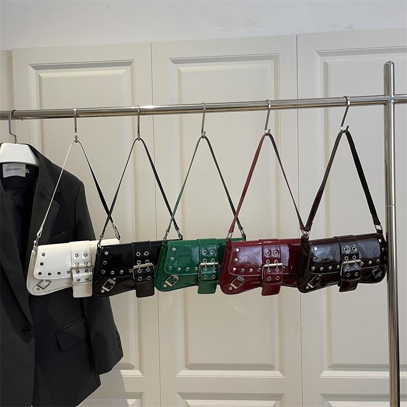 Spice girl wind rivet armpit small bag women's new fashion niche design commuter bag patent leather shoulder bag bag