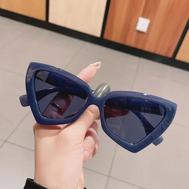 Trendy Cat Eye Sunglasses for Women Men UV400 Protection Luxury Designer Brand Solid Color Travel Sun Shades