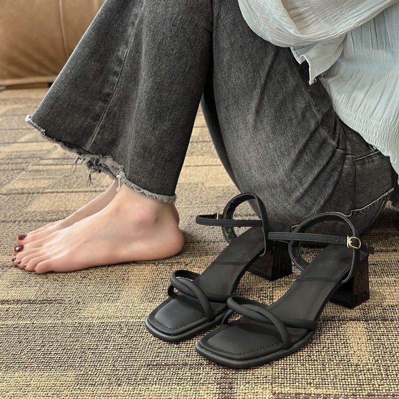 Korean version of temperament beige sandals women's fashion one-word buckle strap thick heel high heel Roman shoes 2025 autumn new