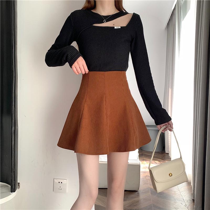 2025 Autumn/Winter Women's Corduroy High-Waisted A-Line Umbrella Skirt, Short Petite Style, Pair with Sweater