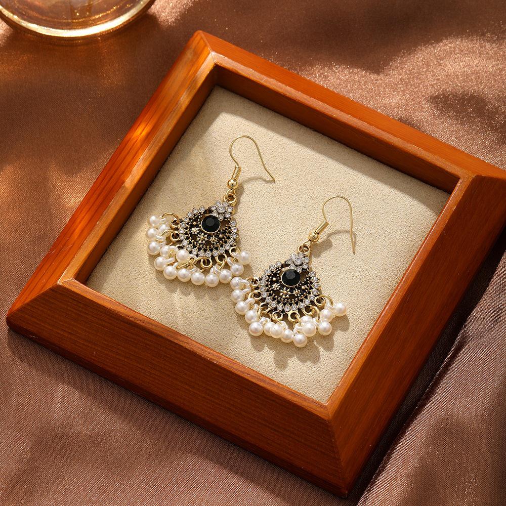 Bohemian Crystal Pearl Tassel Earrings - Ethnic Style, Artistic, Light Luxury Versatile Jewelry for Women