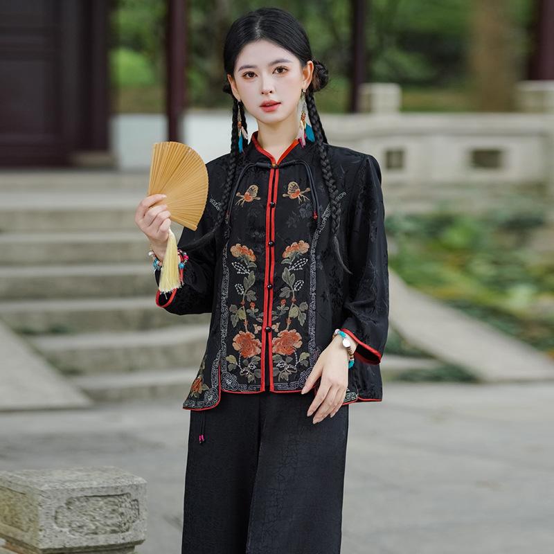 Herbst Retro Chinesischer Froschknopf Bestickte Langarm Tang Anzug Jacke für Damen.