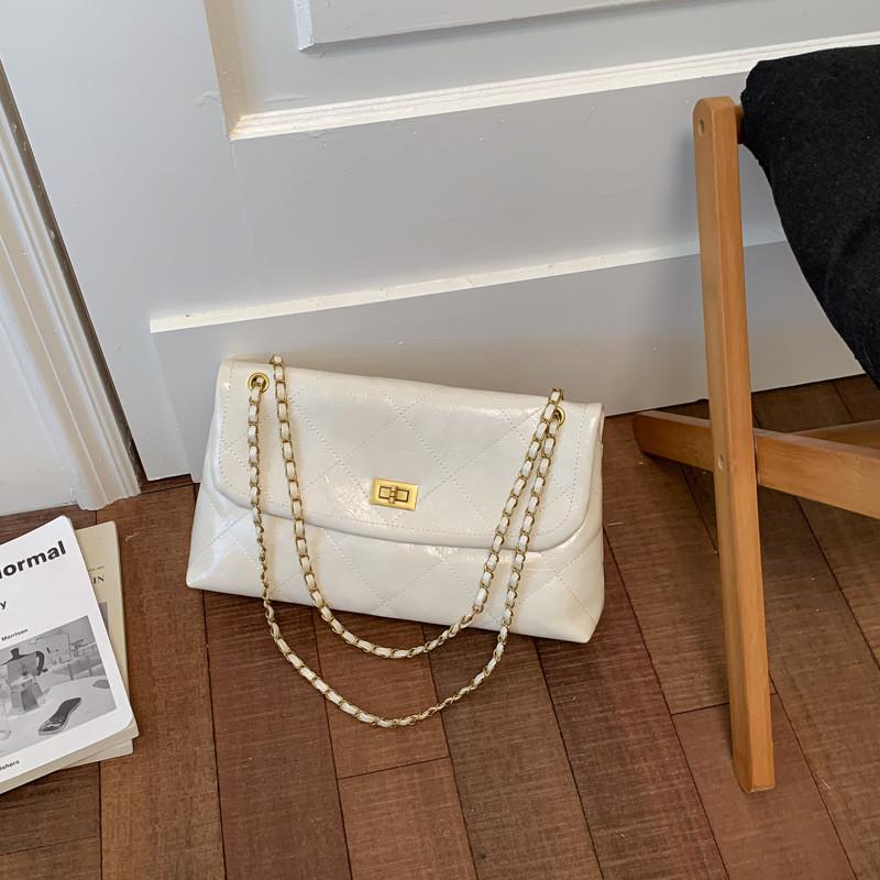 IELGY White Chain Small Square Bag Shoulder Armpit Bag