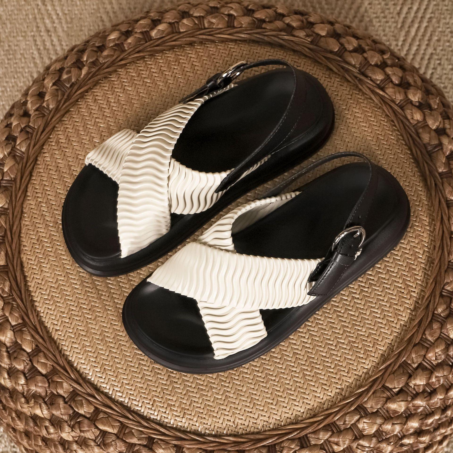

2025 summer new sandals women s fashion cross-strap outer wear platform slippers women wear high-end shoes women 35