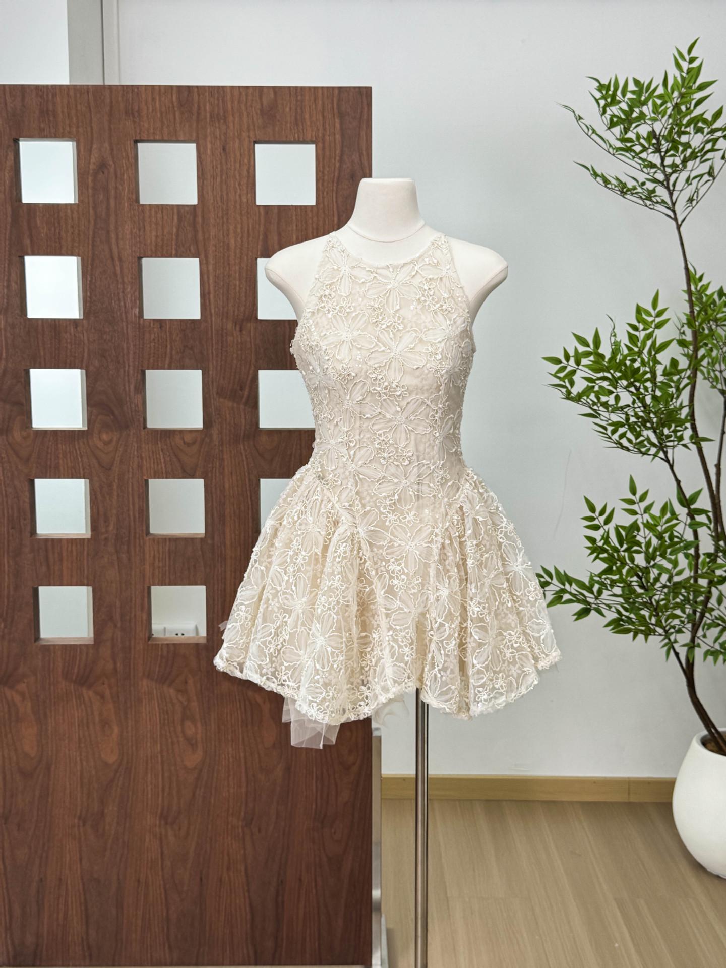 

Vietnam 2026 Spring/Summer Sweet Floral Waist-Cinched Puffy Dress Medium абрикосовий