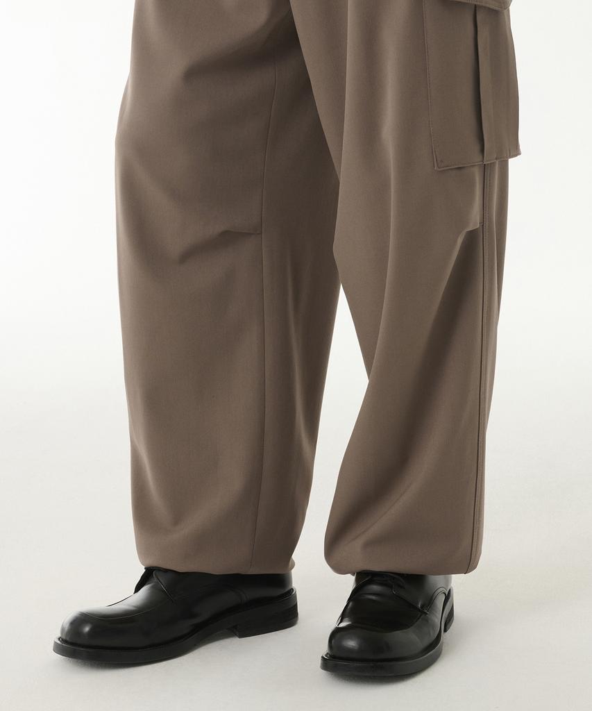 MUSINSA STANDARD Parachute Banding Cargo Slacks [Dusty Beige]