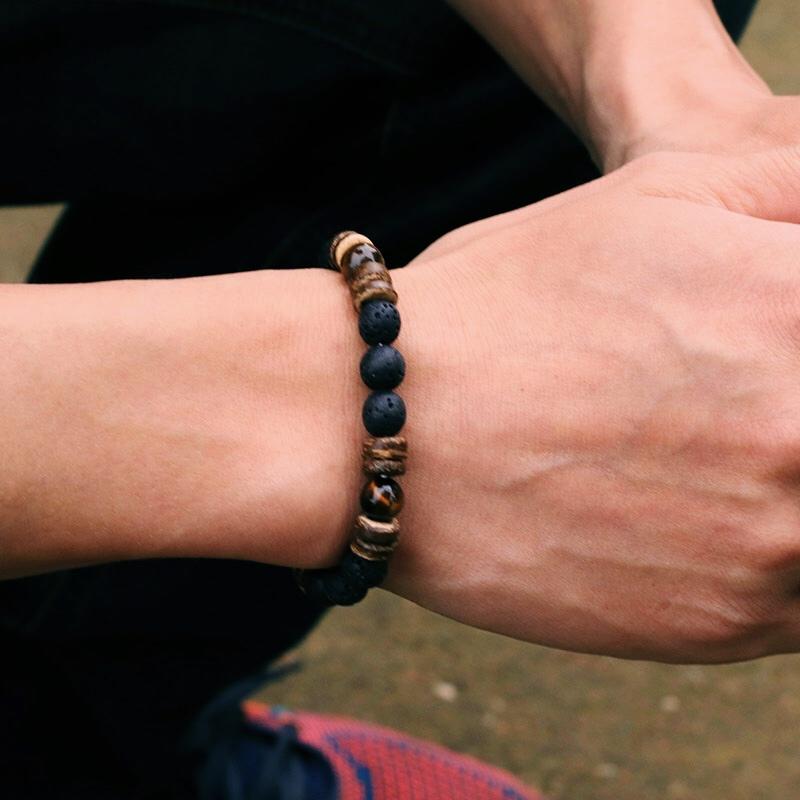 Nieuwe Handgemaakte Natuurlijke Houten Armband Voor Mannen 8mm Tijgeroog Vulkanisch Steen Armband Cadeau Voor Vriend Sanskriet Pulseras Punk Sieraden