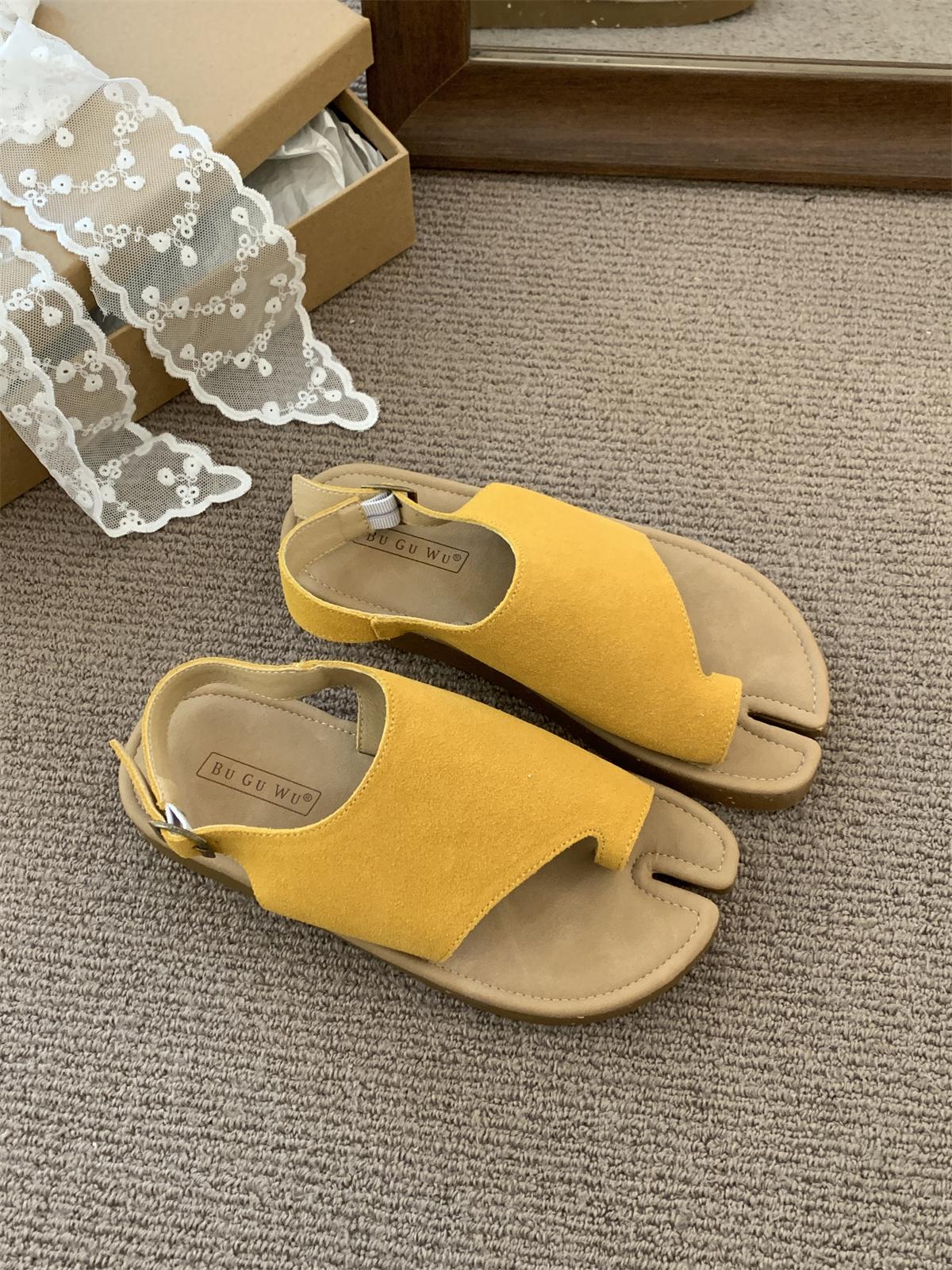 

Женские сандалии большого размера 40 с ремешком на пряжке, круглым носком, повседневные женские балетки, закрытый носок-наперсток, каблук, удобные легкие сандалии 40 жёлтый