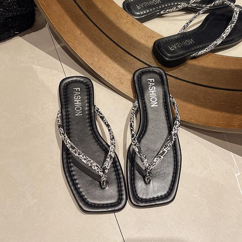 

Beach flip-flops women s outer wear summer new flat-bottomed fashion toe sandals tide 42 чёрный